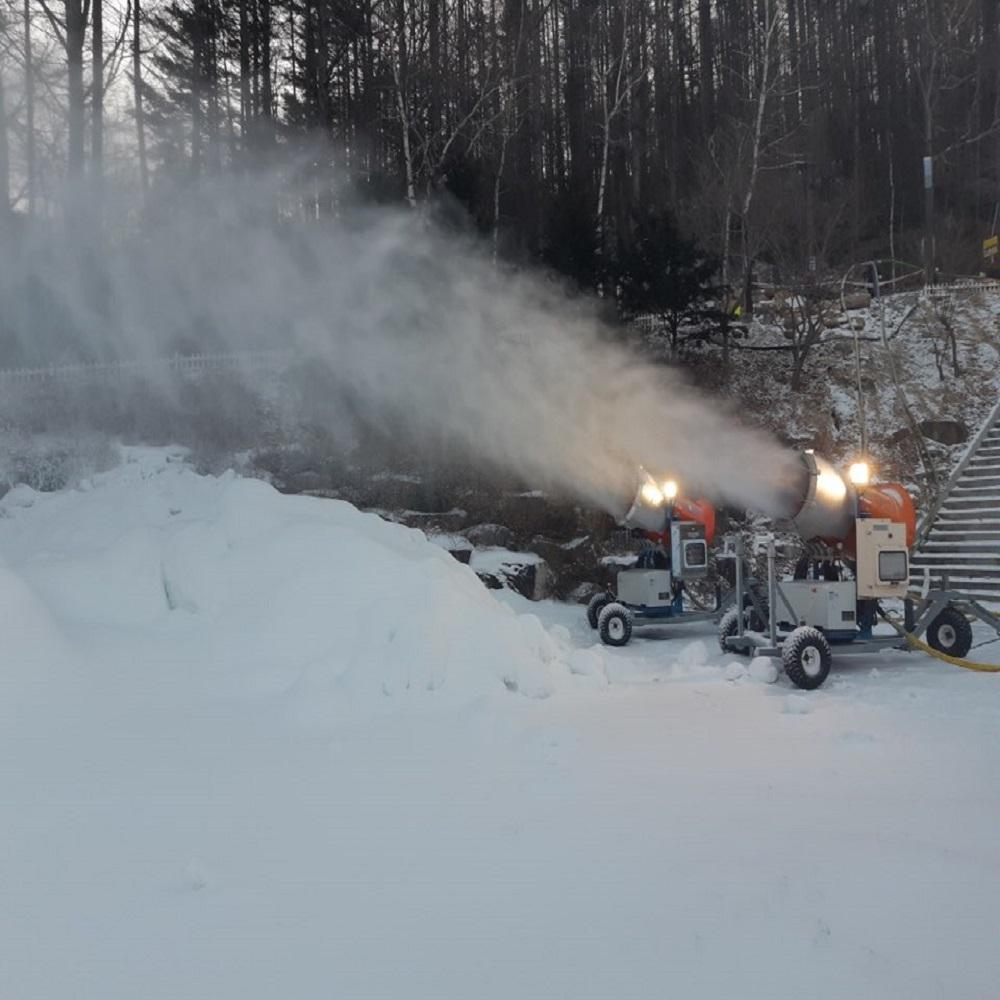 SnowZeus Fan type Snow Making Machine