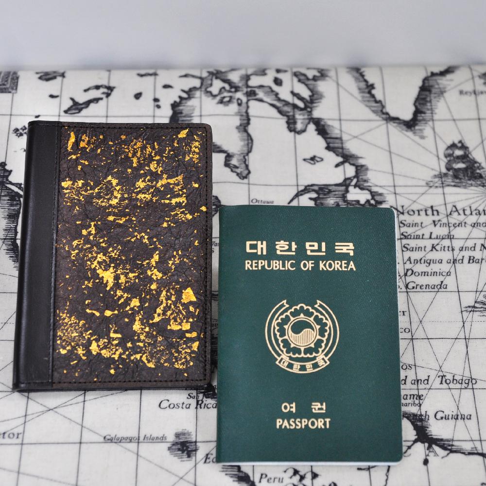 Korea Ottchil Gilded Hangi Passport Wallets