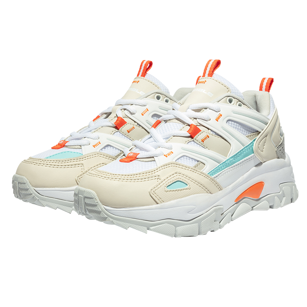 AKIIICLASSIC RUMBLE fashion people